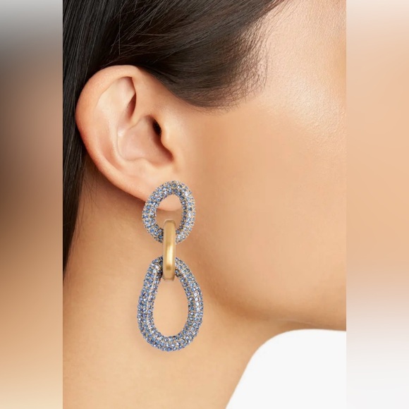 🌺🎉HP🎉🌺 NWT Reyes Crystal Earrings Light Sapphire - Picture 12 of 16